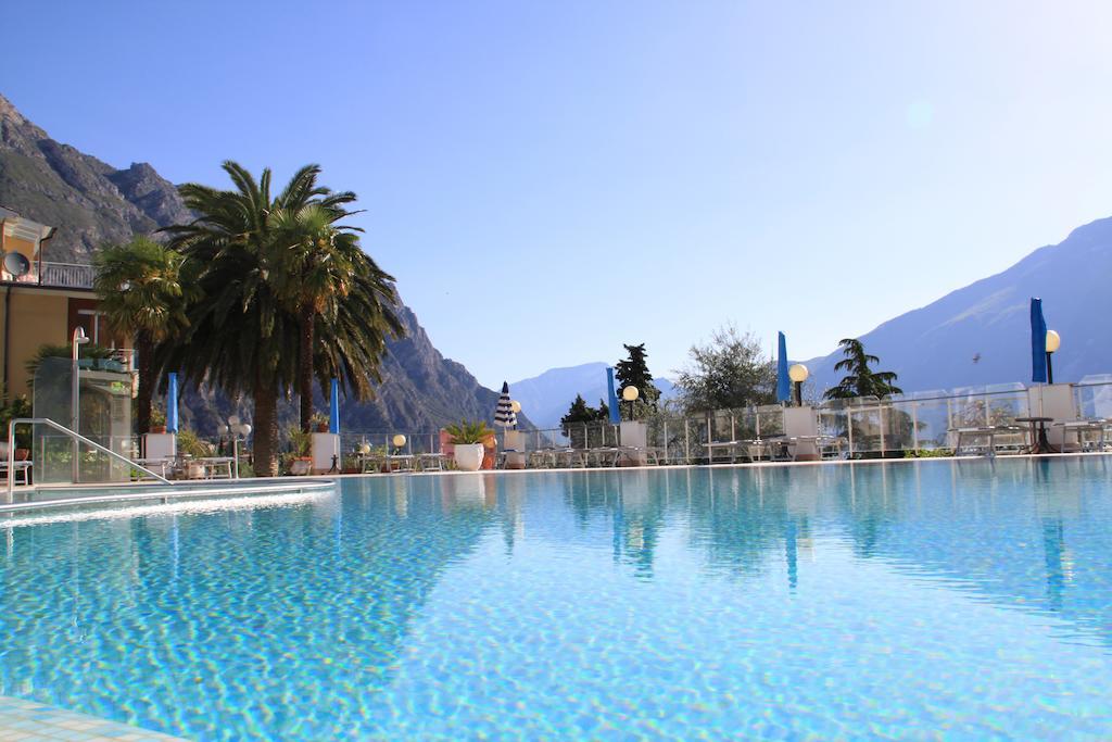 Hotel Riviera Panoramic Green Resort Limone sul Garda Bagian luar foto