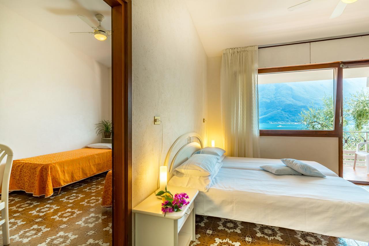 Hotel Riviera Panoramic Green Resort Limone sul Garda Bagian luar foto