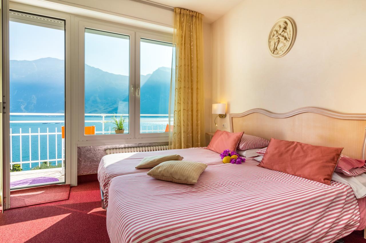 Hotel Riviera Panoramic Green Resort Limone sul Garda Bagian luar foto