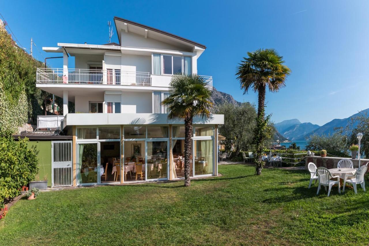 Hotel Riviera Panoramic Green Resort Limone sul Garda Bagian luar foto