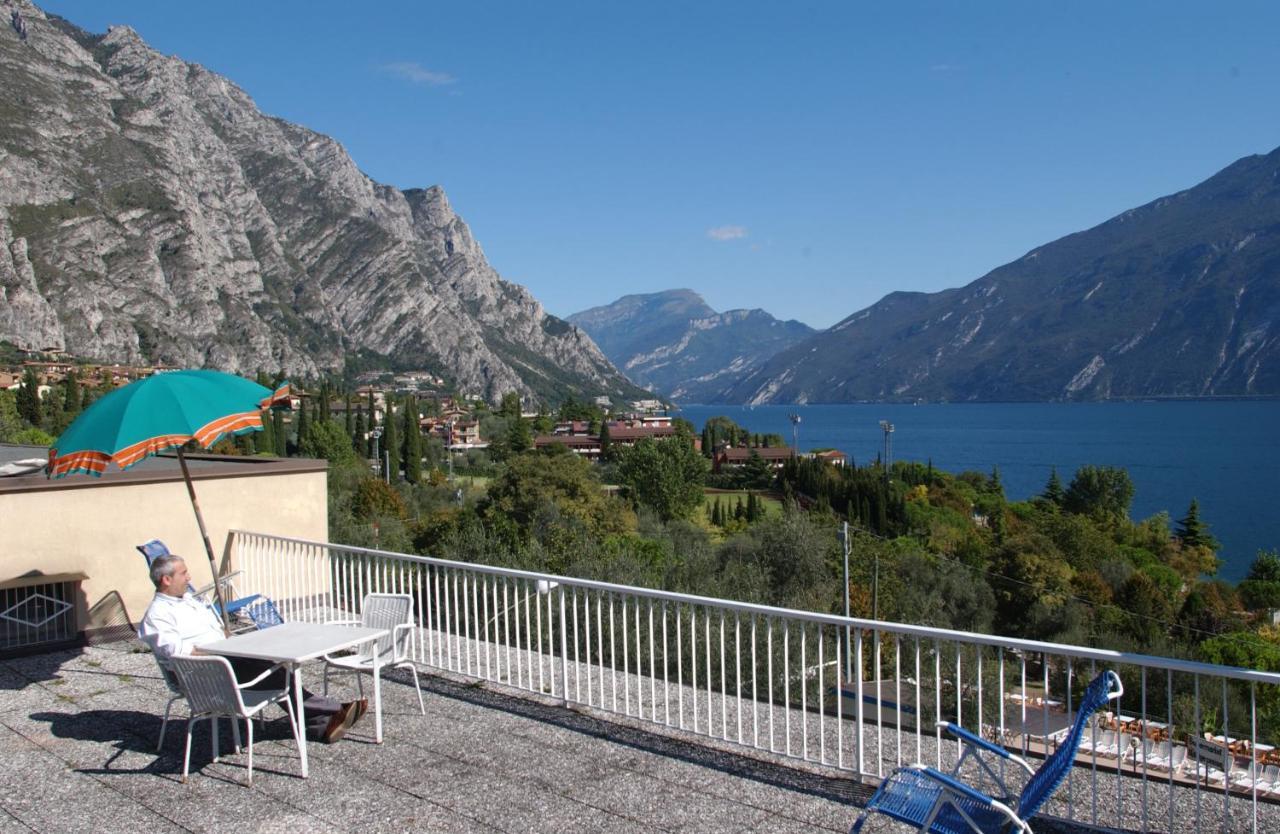 Hotel Riviera Panoramic Green Resort Limone sul Garda Bagian luar foto