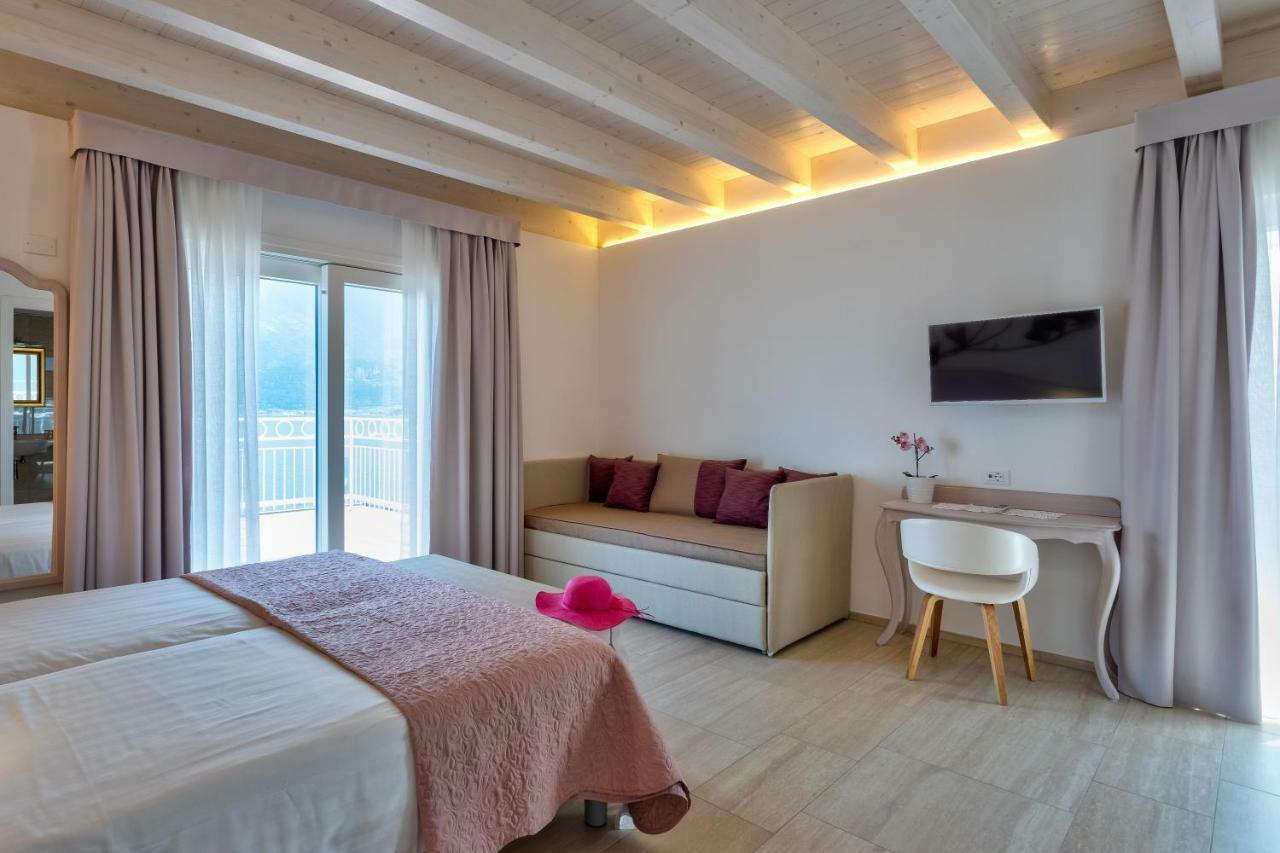 Hotel Riviera Panoramic Green Resort Limone sul Garda Bagian luar foto