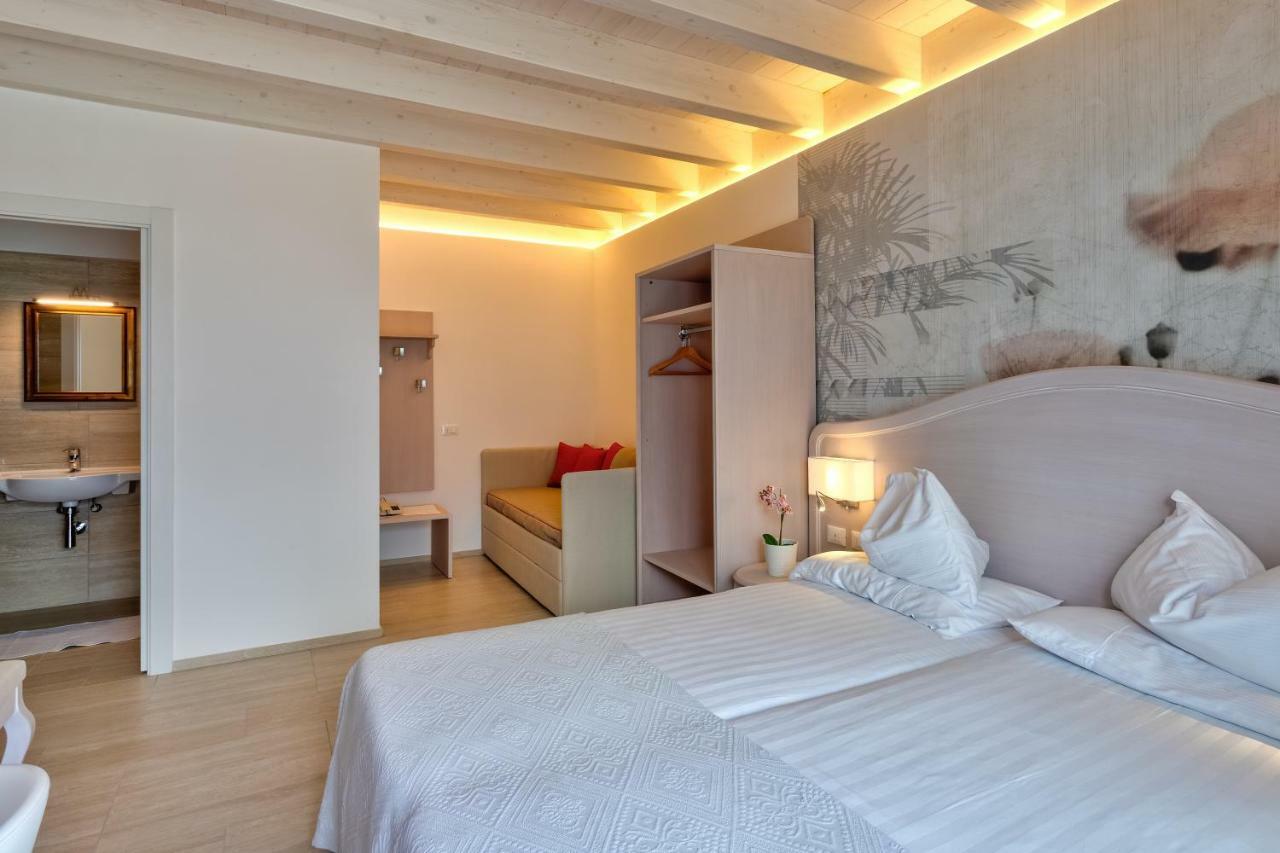 Hotel Riviera Panoramic Green Resort Limone sul Garda Bagian luar foto