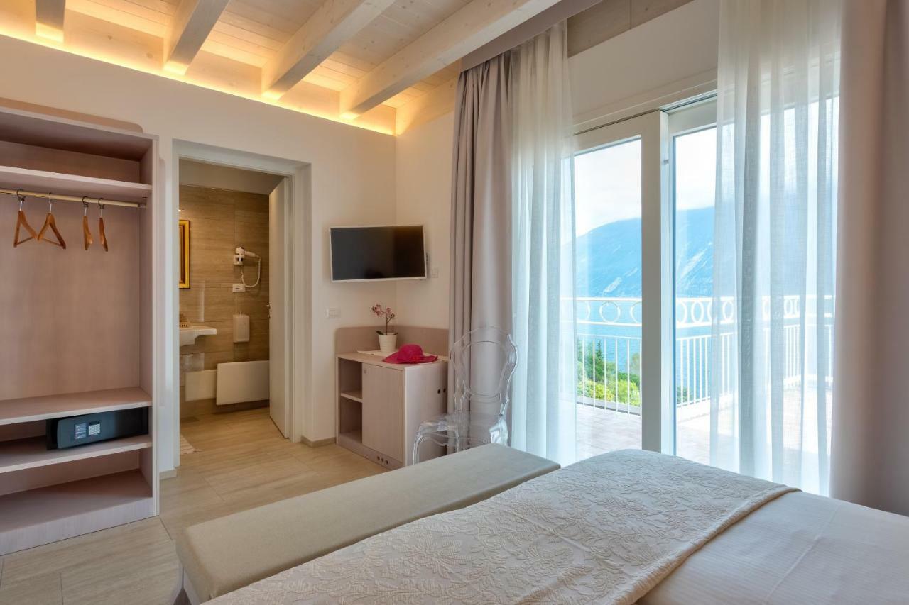 Hotel Riviera Panoramic Green Resort Limone sul Garda Bagian luar foto