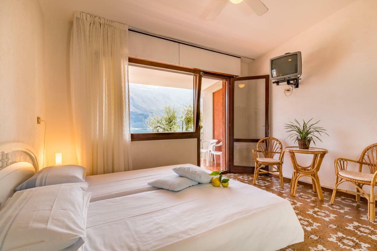 Hotel Riviera Panoramic Green Resort Limone sul Garda Bagian luar foto